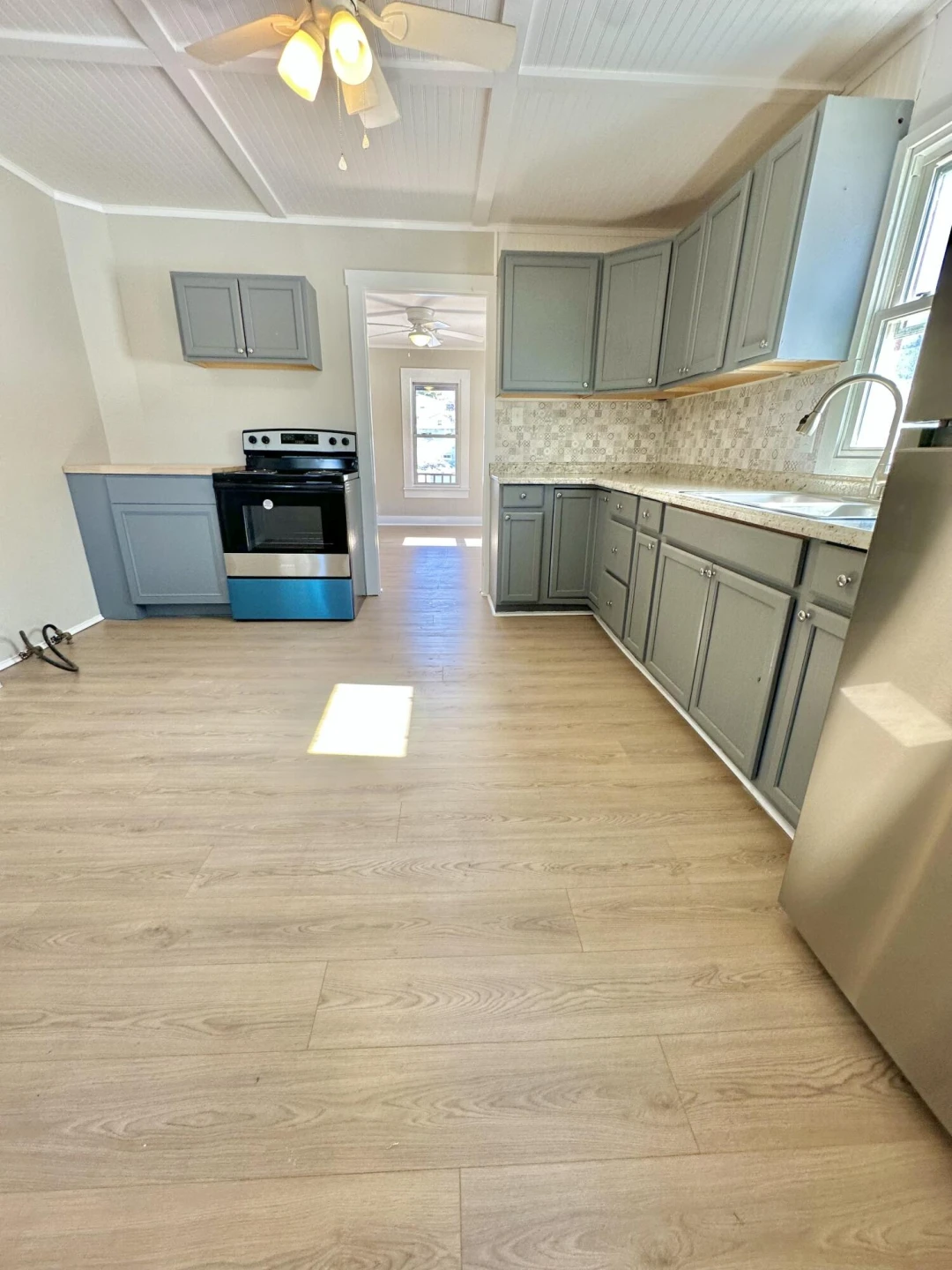 704 Pocahontas AVE - Photo 19