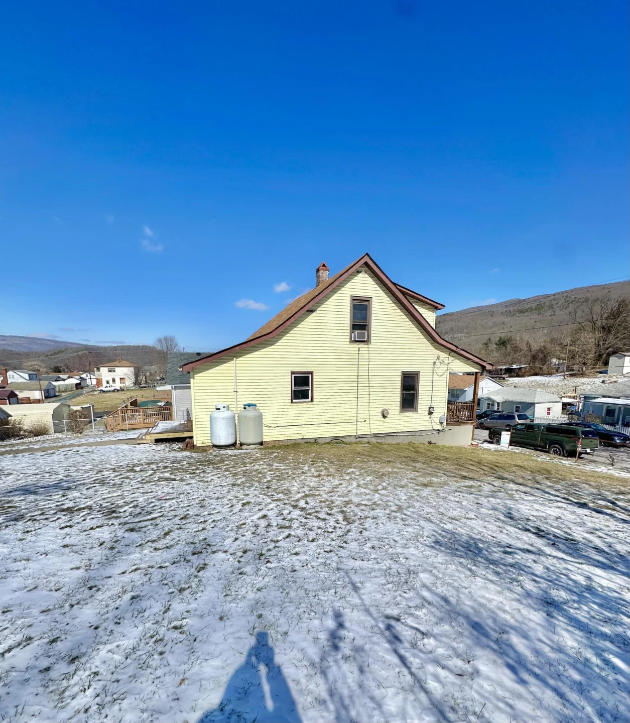 704 Pocahontas AVE - Photo 4