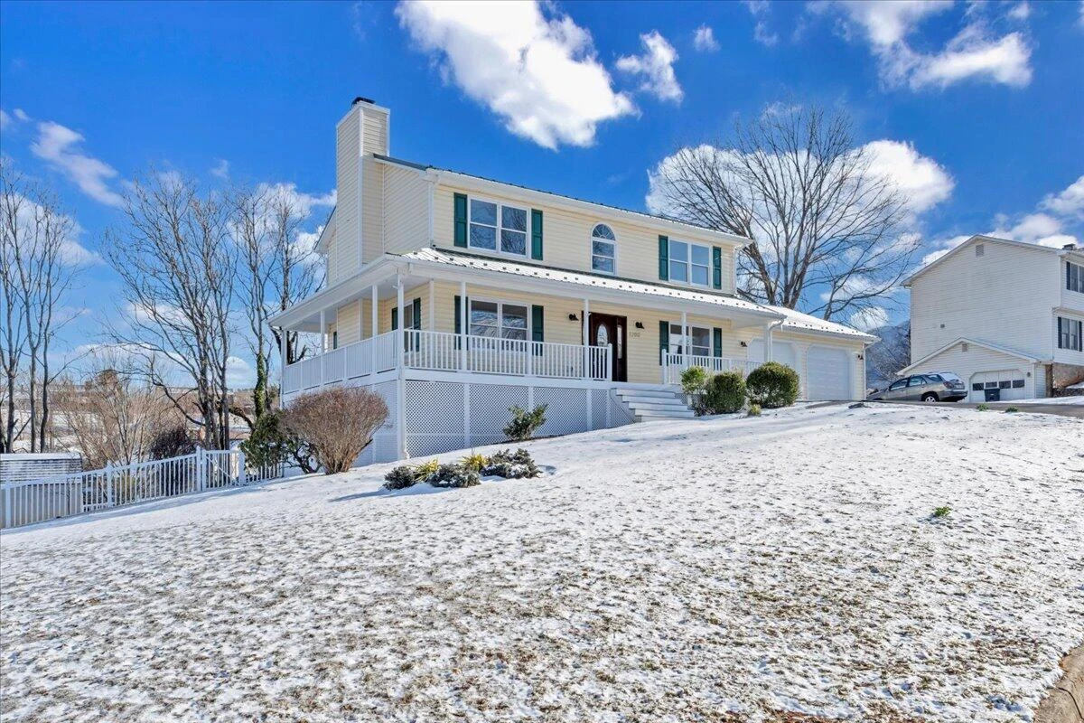 1200 Meadowview DR