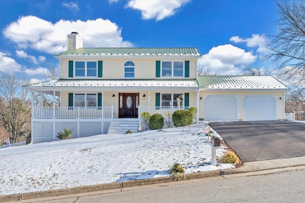 1200 Meadowview DR - Photo 10