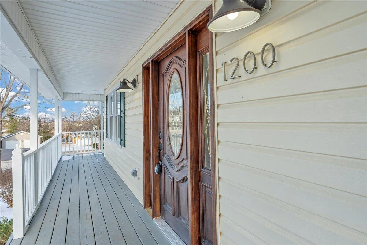 1200 Meadowview DR - Photo 14