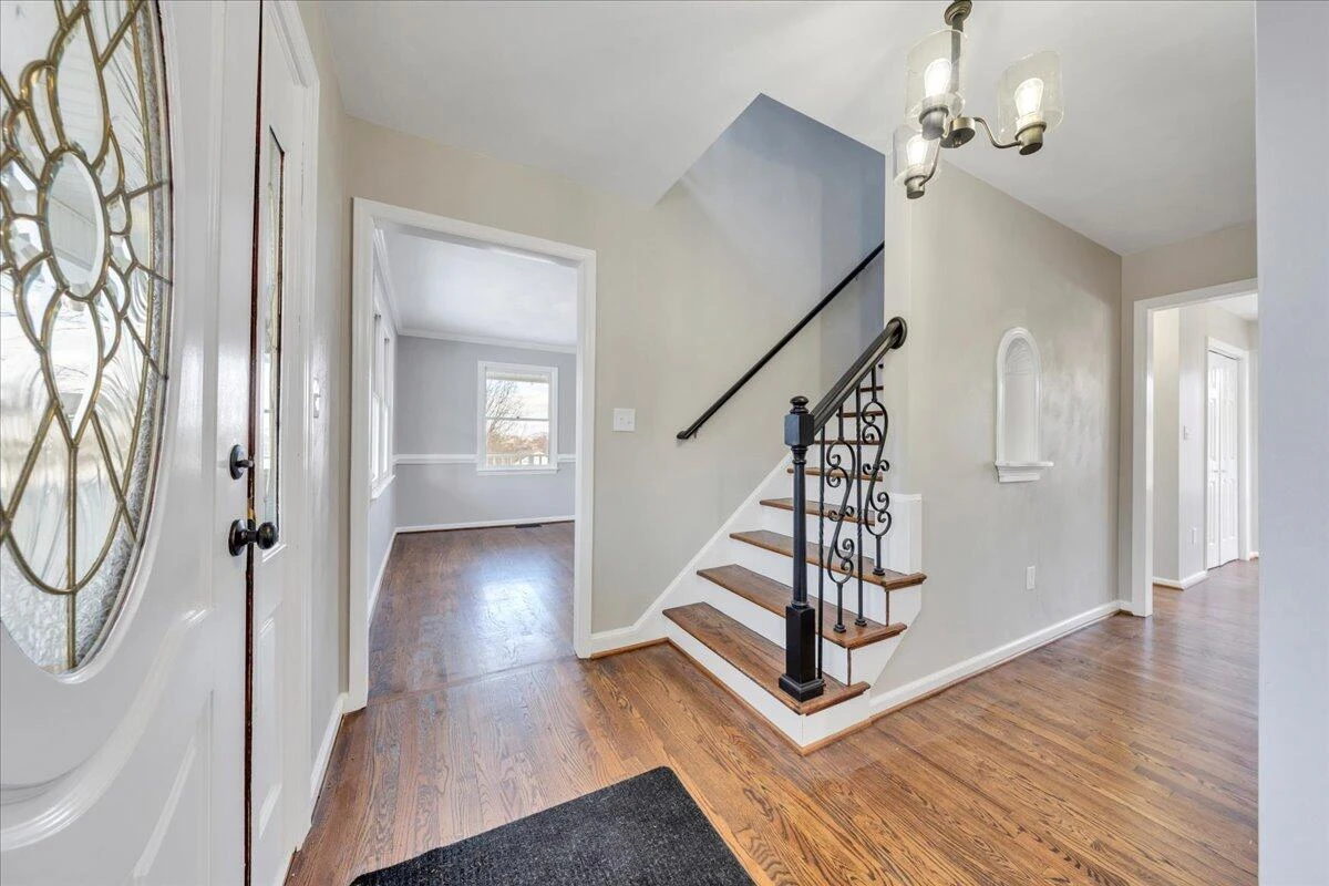 1200 Meadowview DR - Photo 16