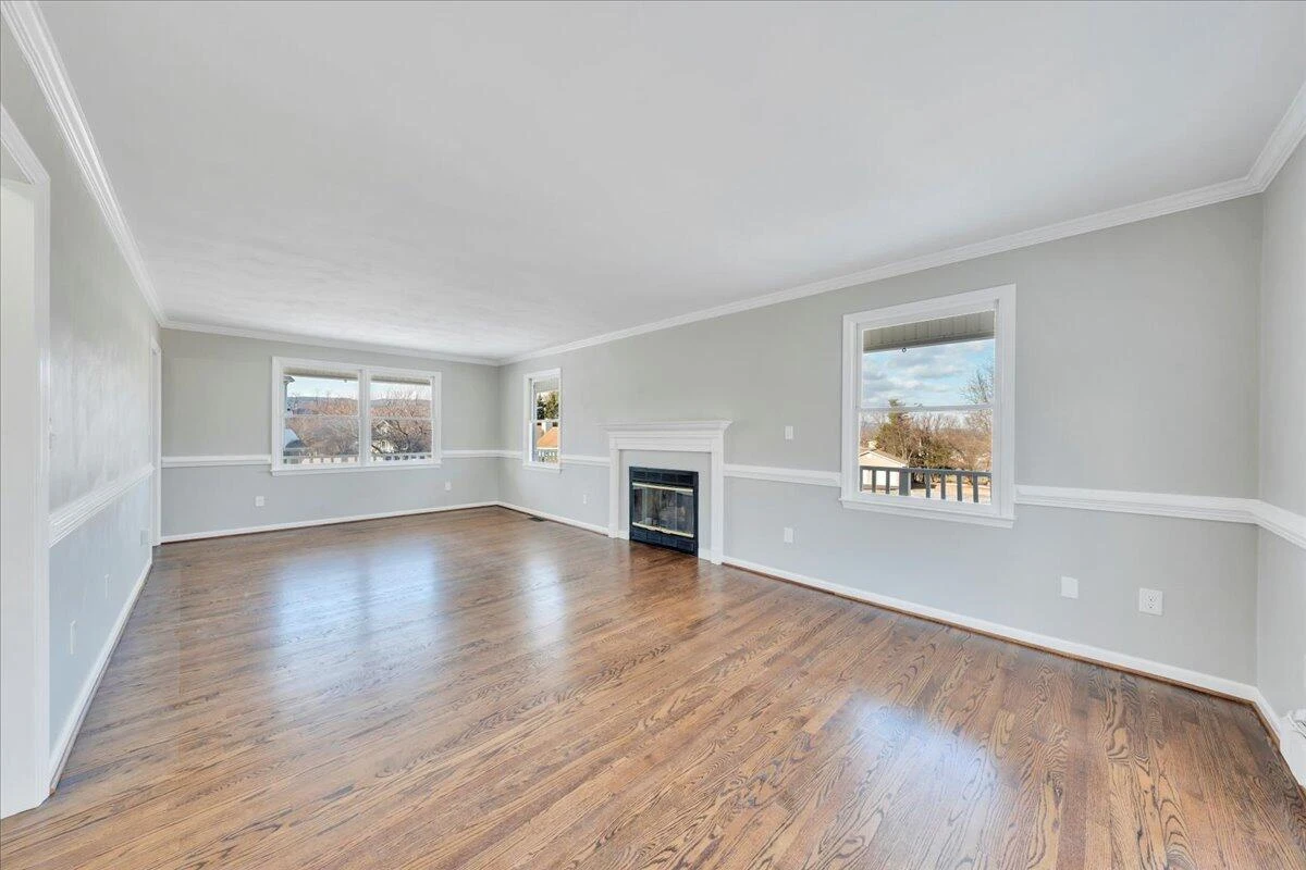 1200 Meadowview DR - Photo 19