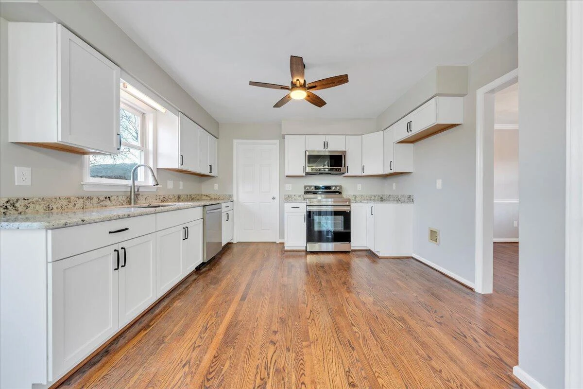 1200 Meadowview DR - Photo 26