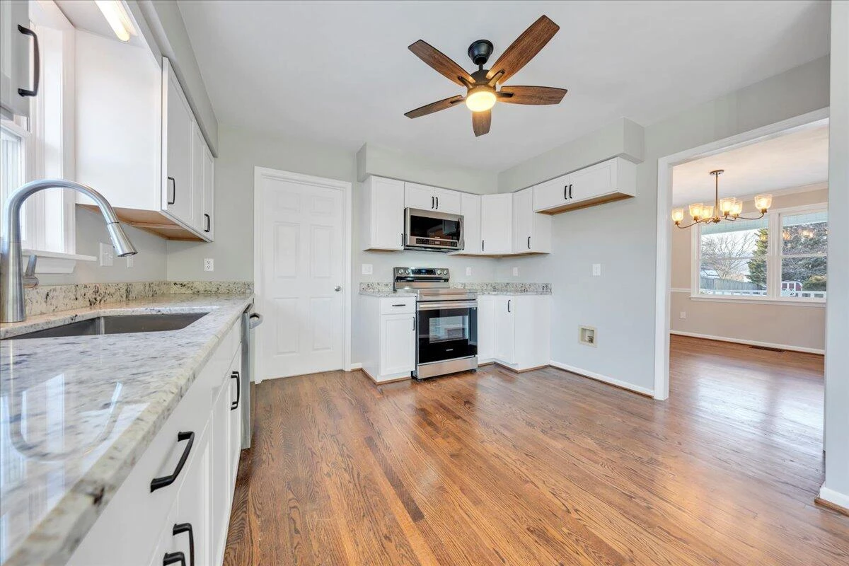 1200 Meadowview DR - Photo 27