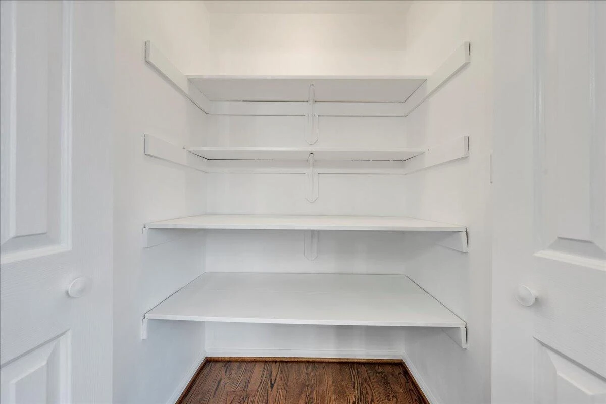 1200 Meadowview DR - Photo 28