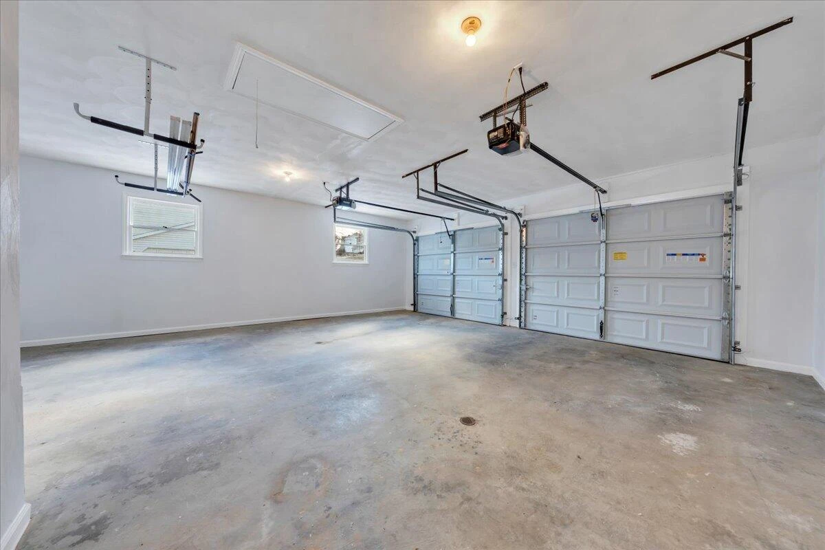 1200 Meadowview DR - Photo 30