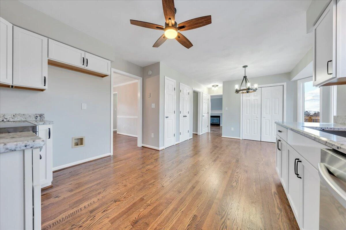 1200 Meadowview DR - Photo 31