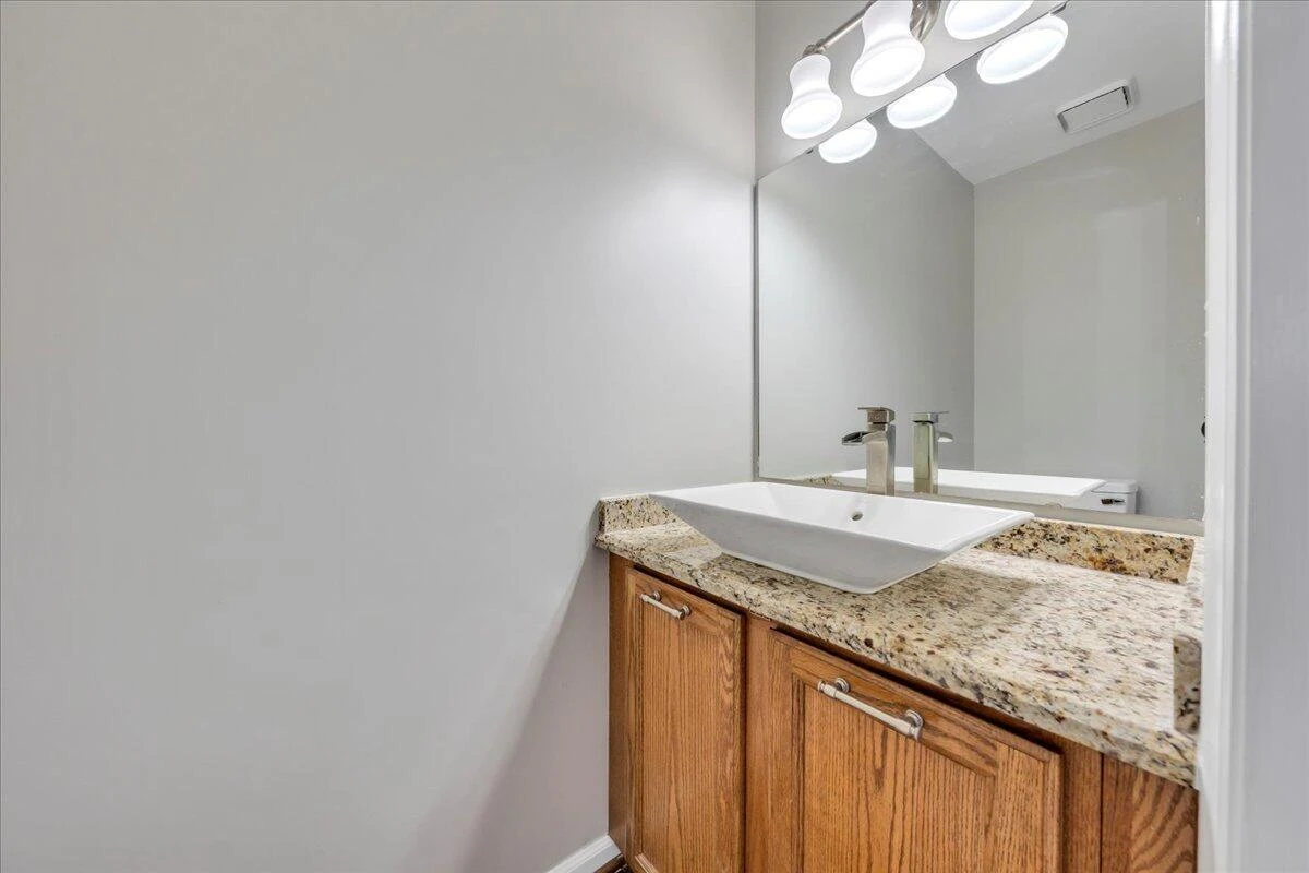 1200 Meadowview DR - Photo 39