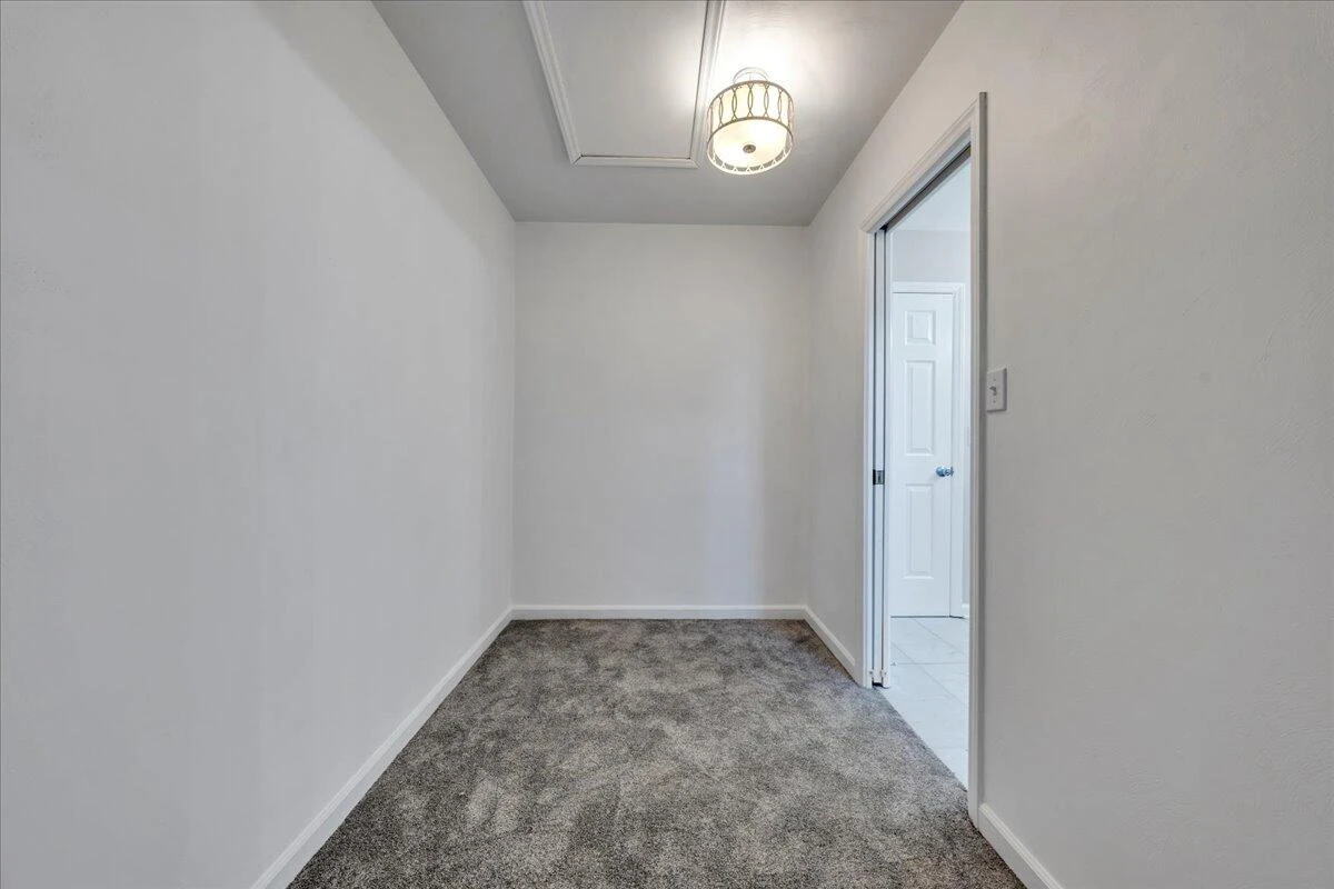 1200 Meadowview DR - Photo 48