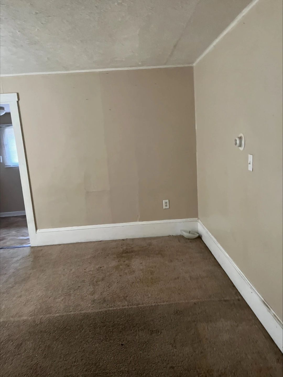 1218 Montrose AVE - Photo 11