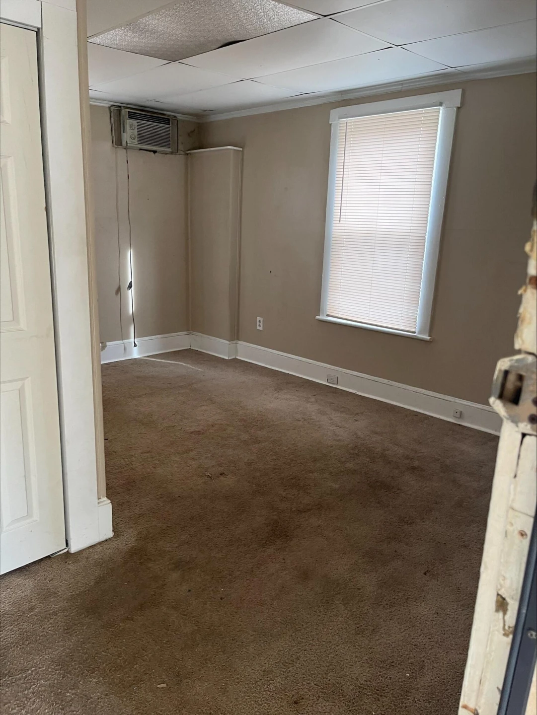 1218 Montrose AVE - Photo 14