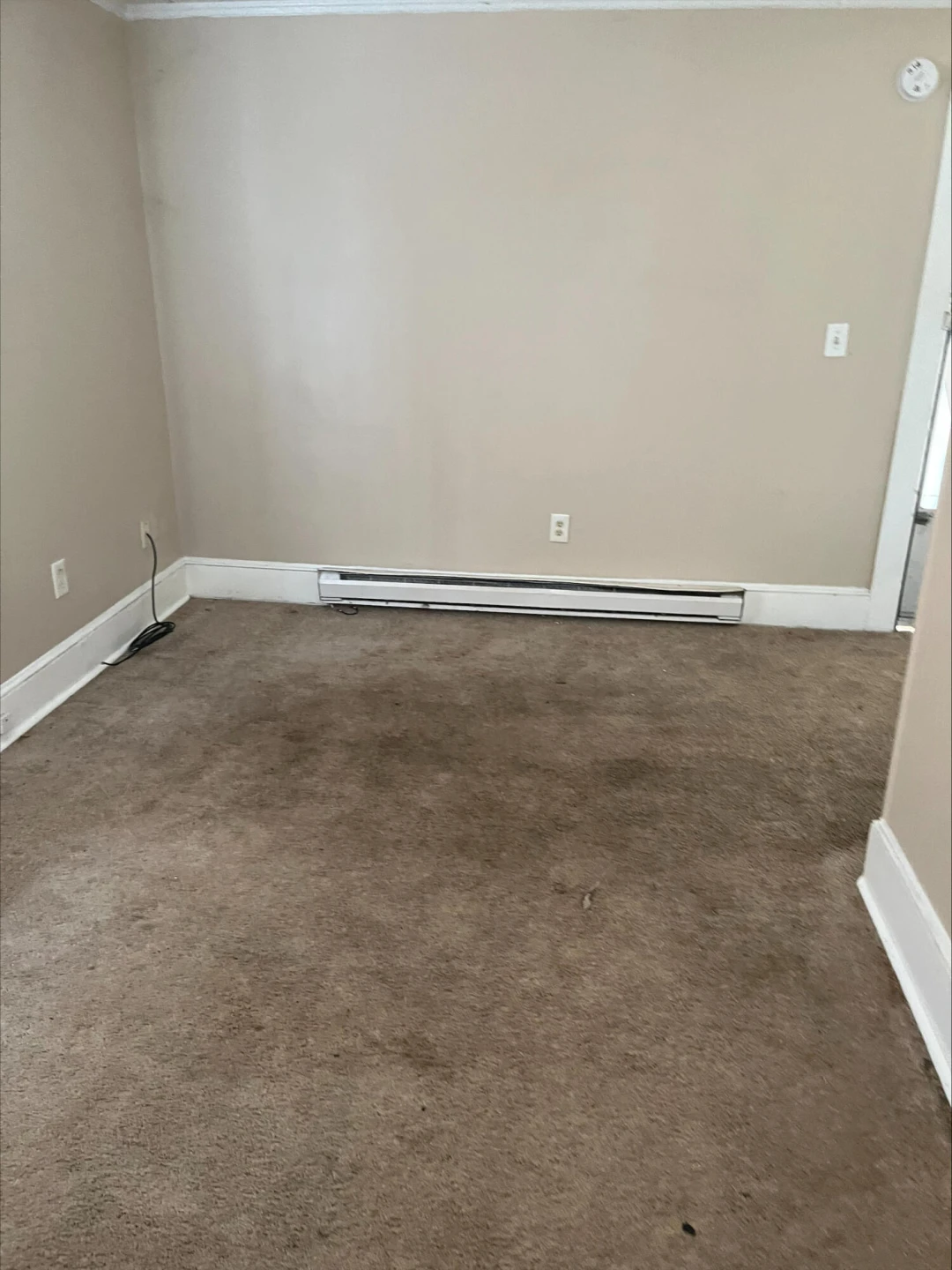 1218 Montrose AVE - Photo 15