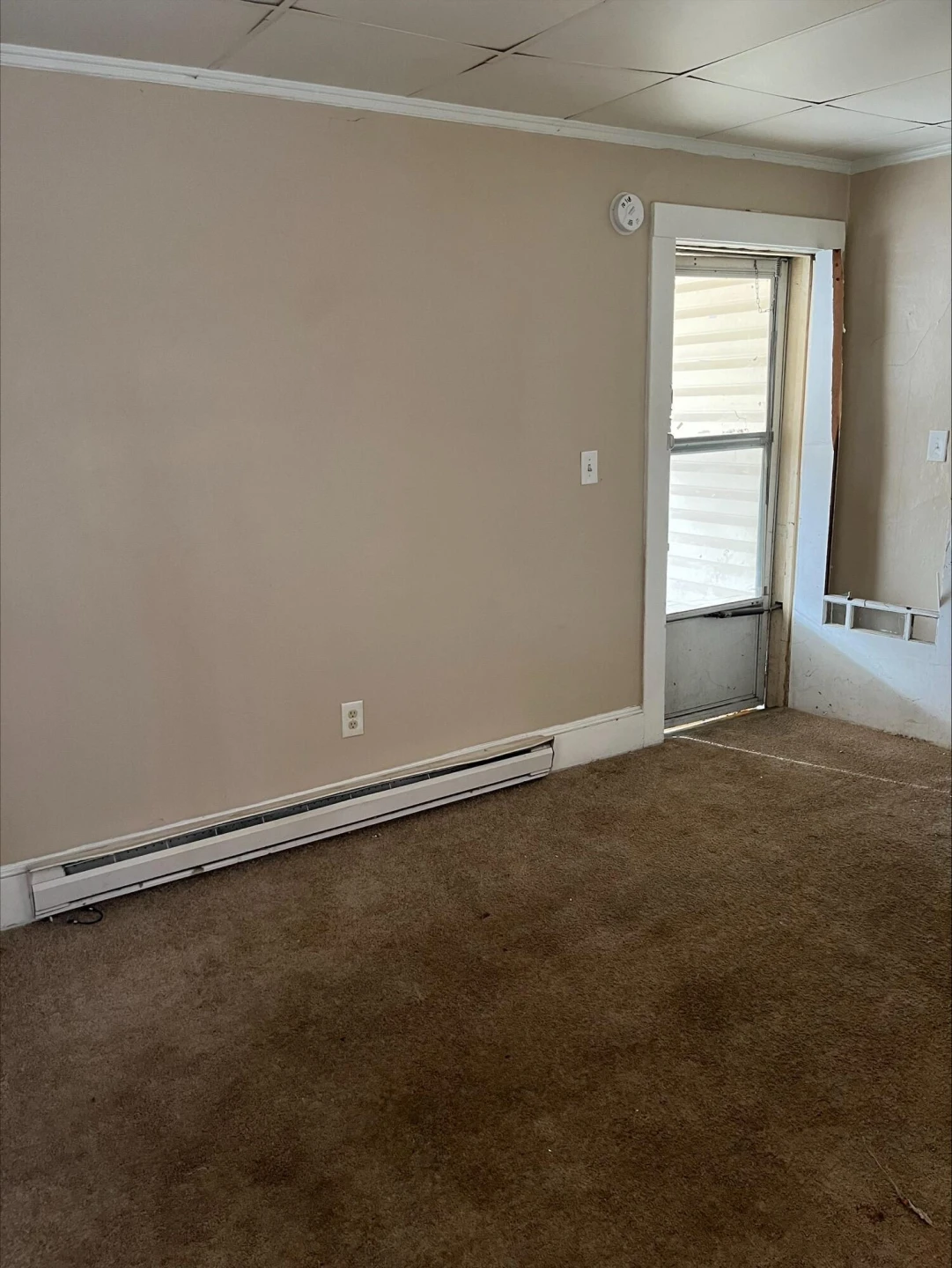 1218 Montrose AVE - Photo 3