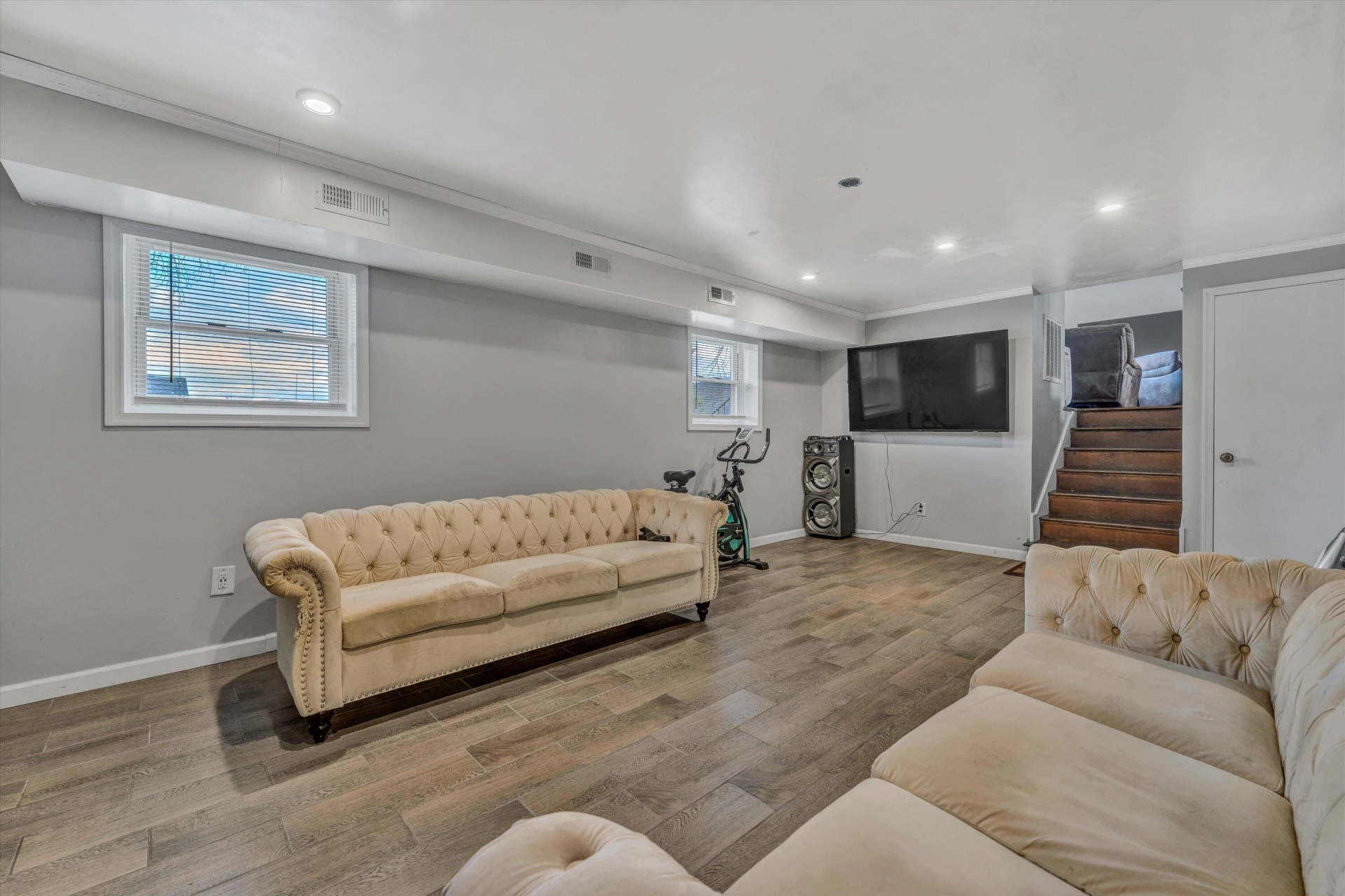 533 Fleming AVE - Photo 10