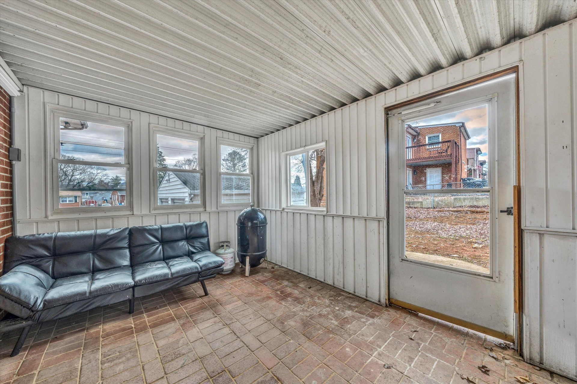 533 Fleming AVE - Photo 14