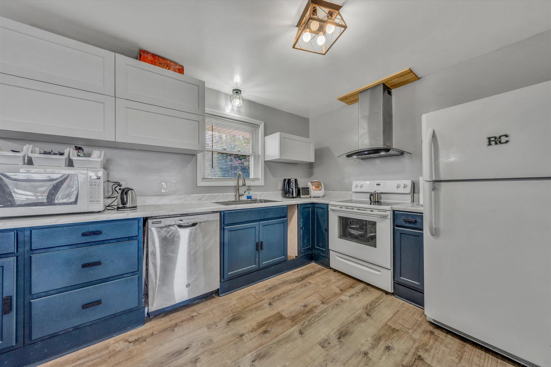 533 Fleming AVE - Photo 6