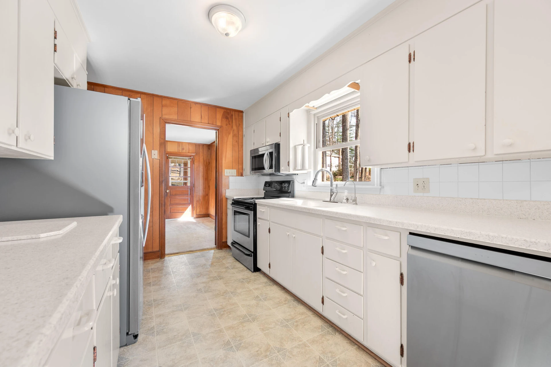 921 Watson PL - Photo 12