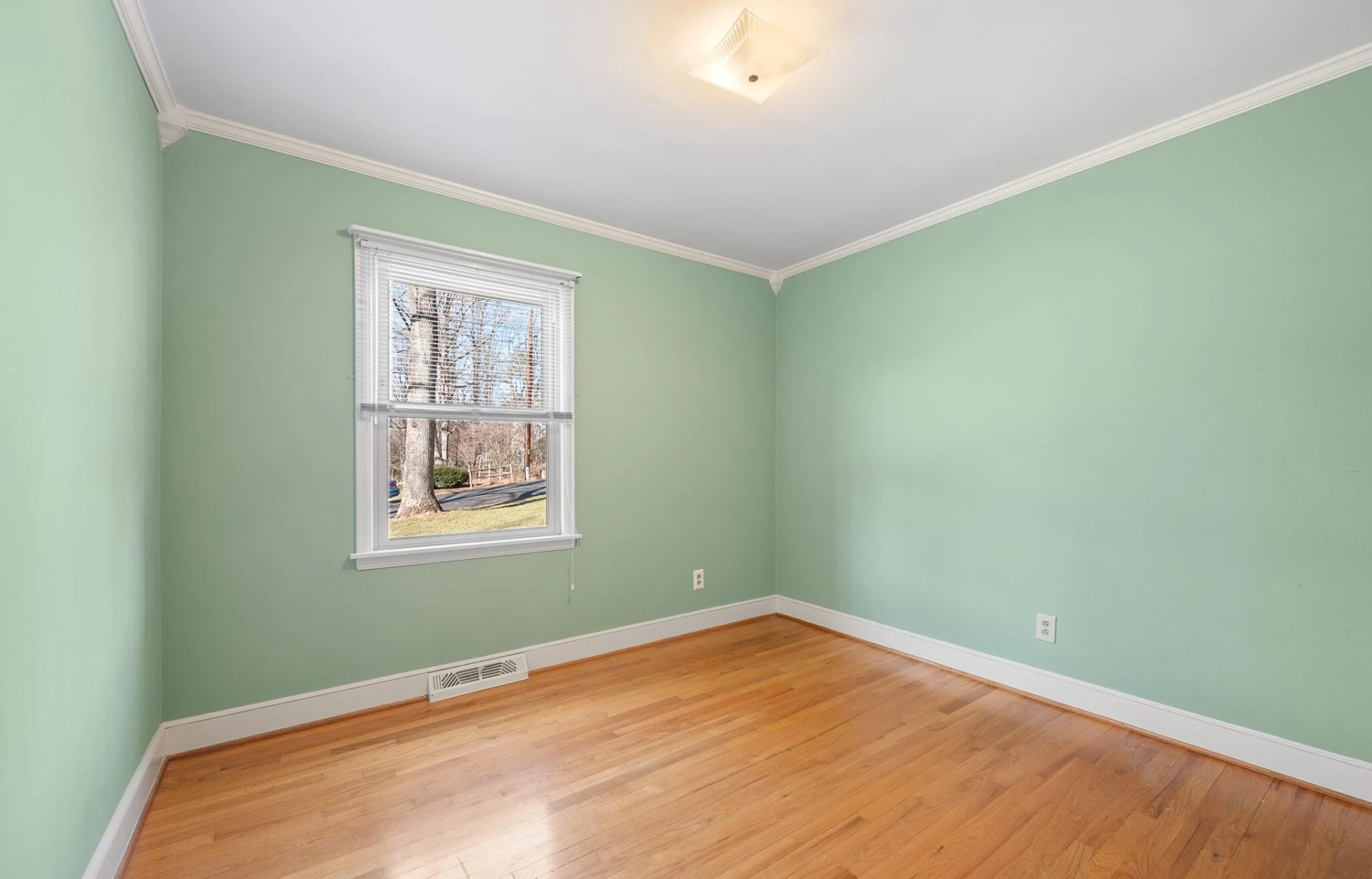 921 Watson PL - Photo 29