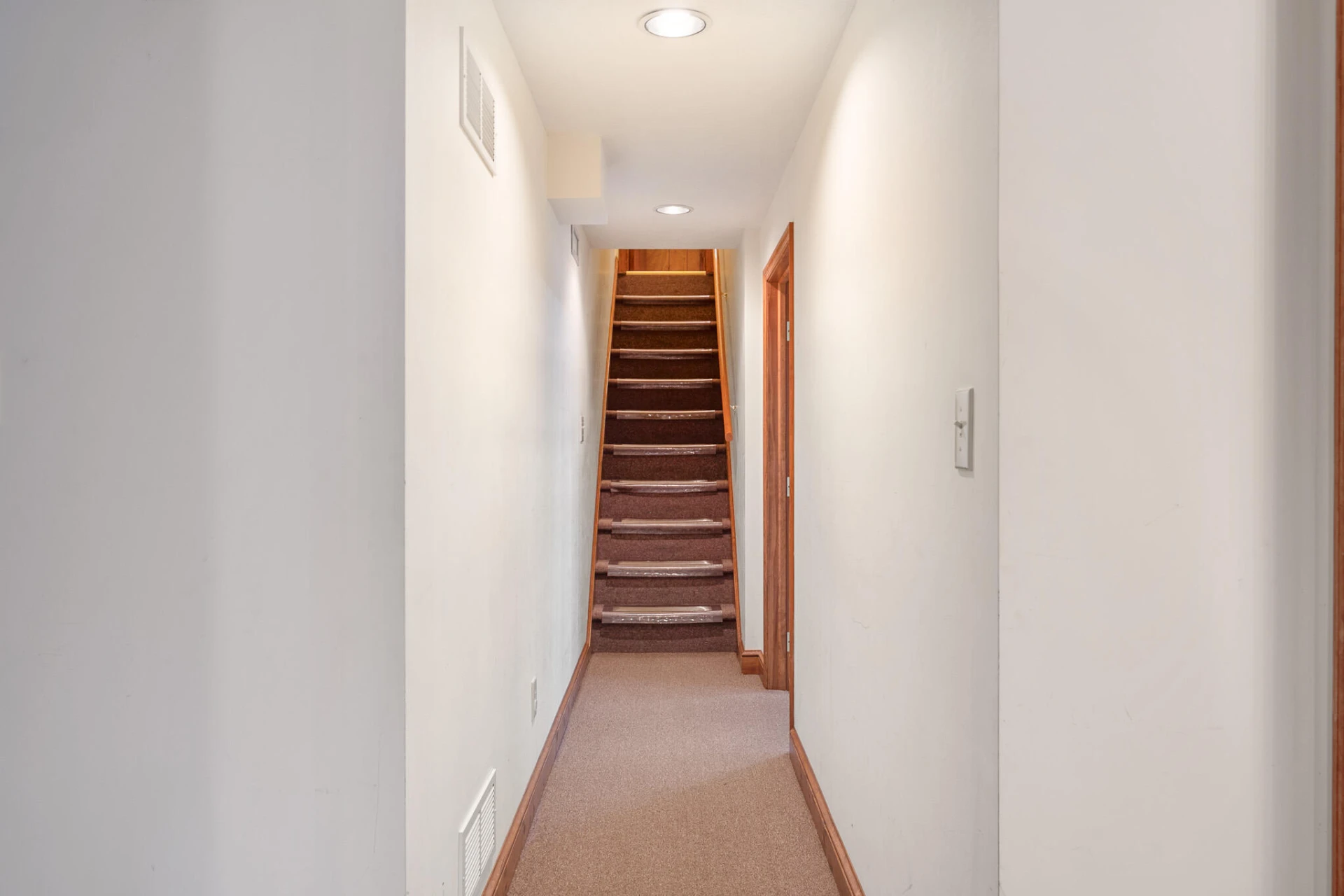 921 Watson PL - Photo 32