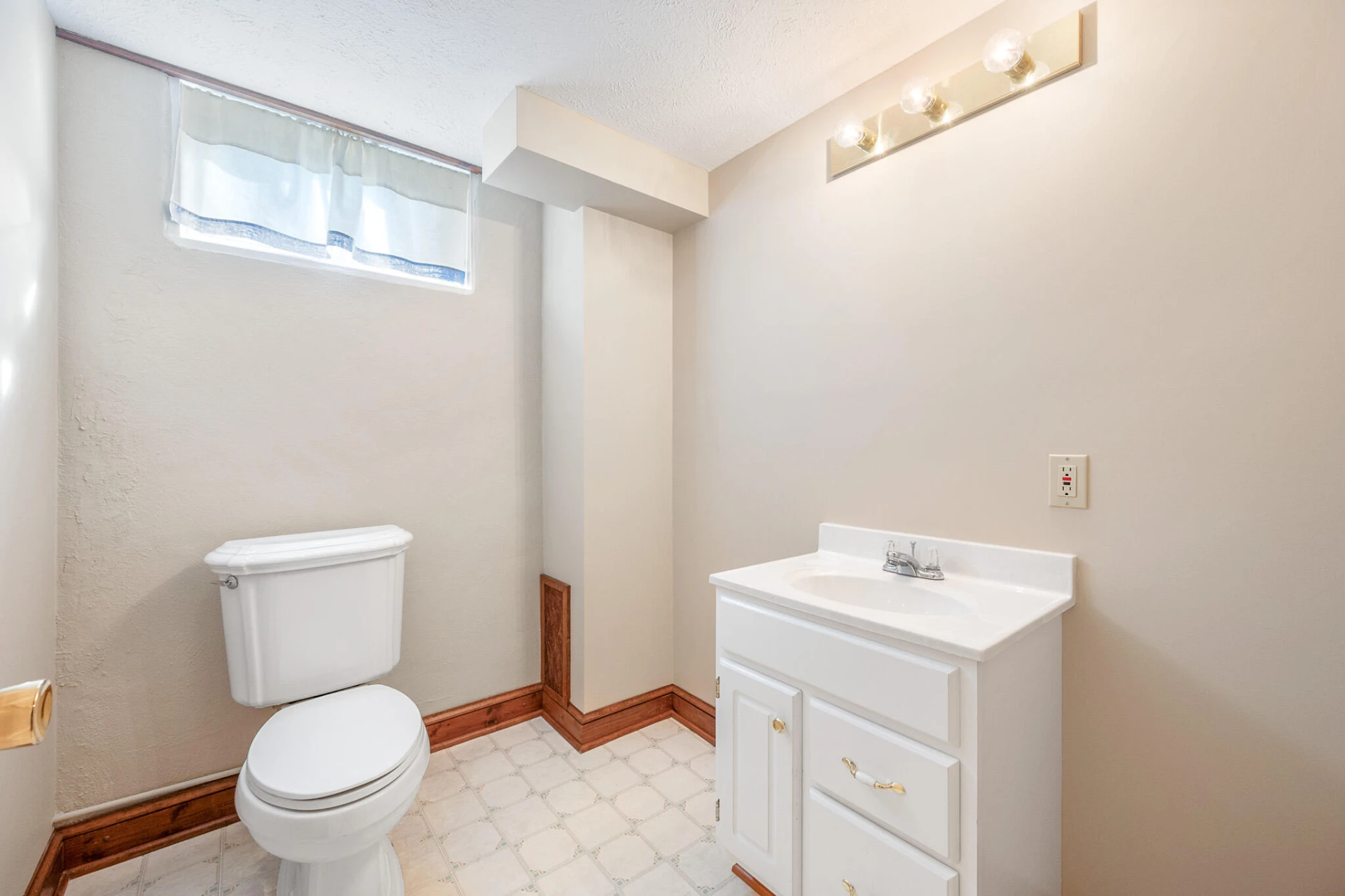 921 Watson PL - Photo 37