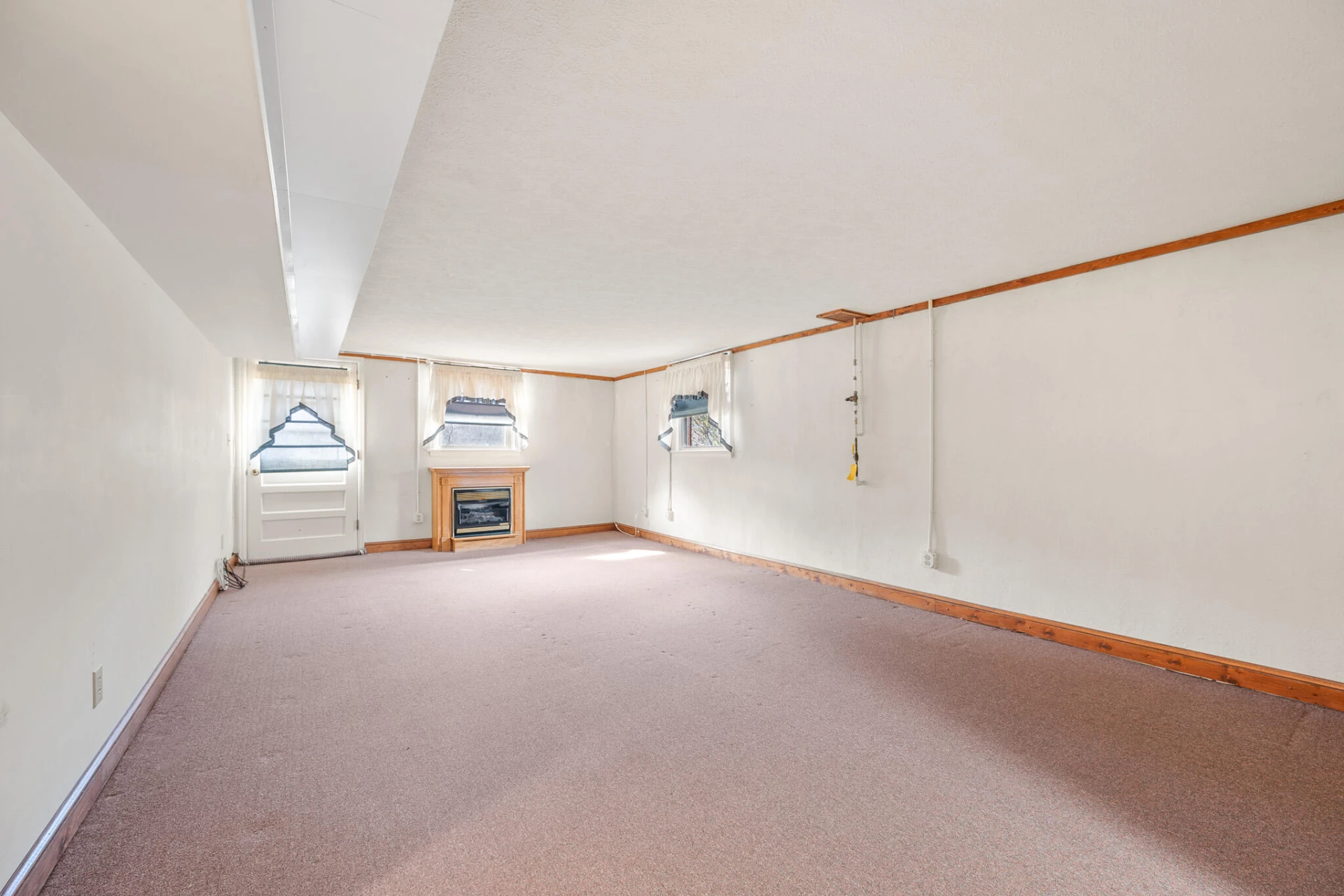 921 Watson PL - Photo 40