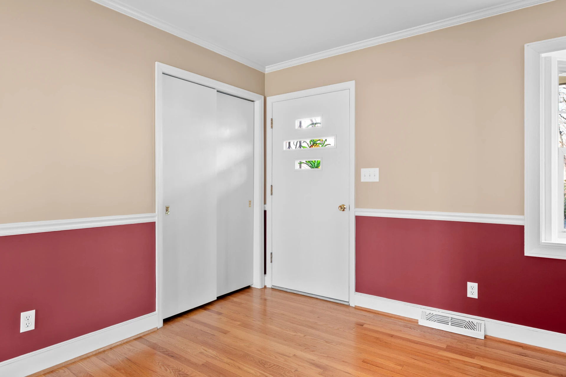 921 Watson PL - Photo 5