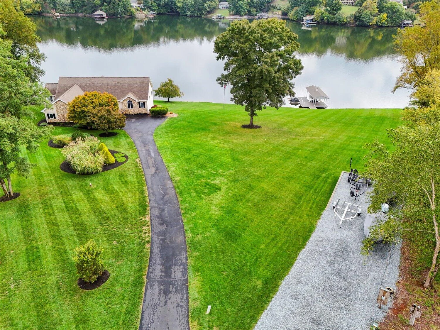 455 Sourwood DR - Photo 12