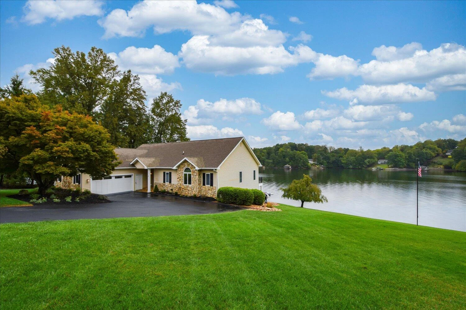 455 Sourwood DR - Photo 51