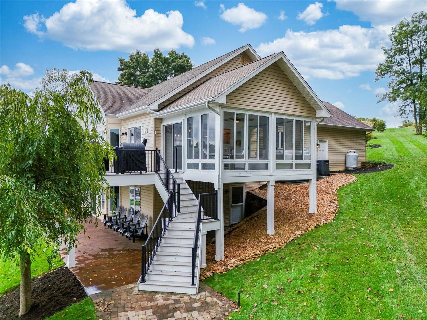 455 Sourwood DR - Photo 58