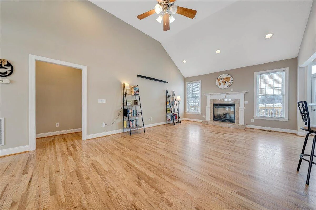 102 Wexford ST - Photo 16