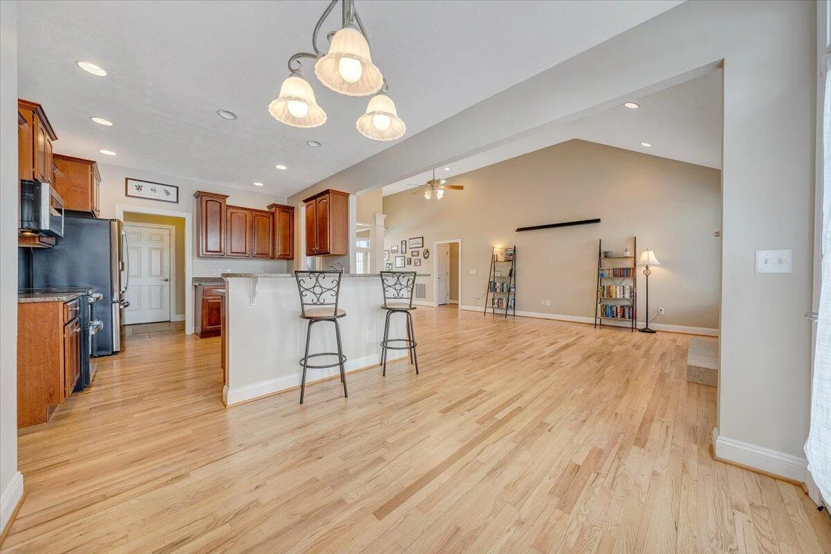 102 Wexford ST - Photo 21