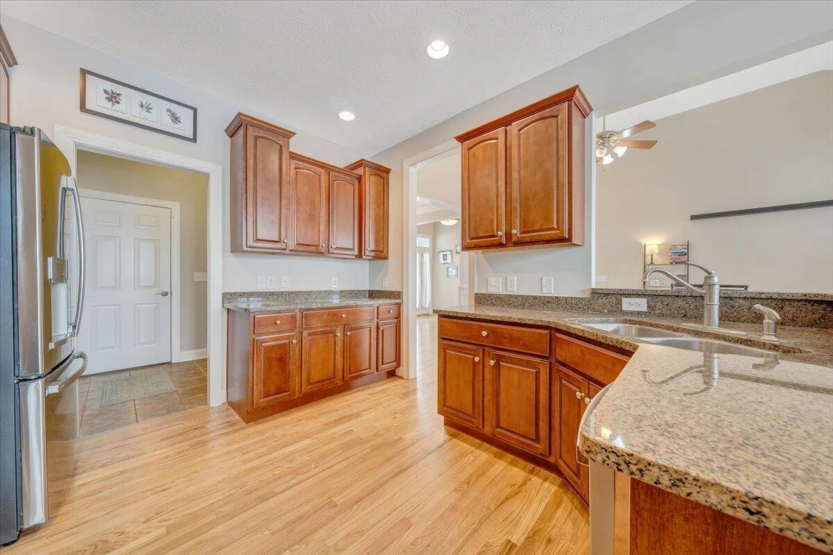 102 Wexford ST - Photo 22