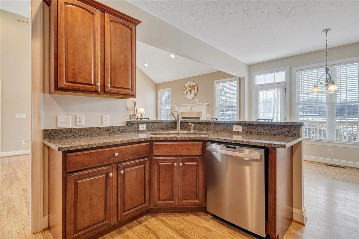 102 Wexford ST - Photo 23