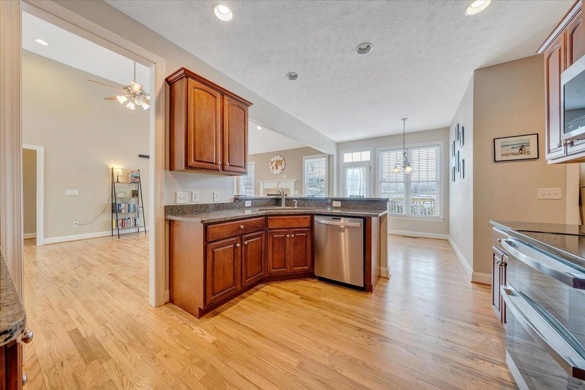 102 Wexford ST - Photo 25