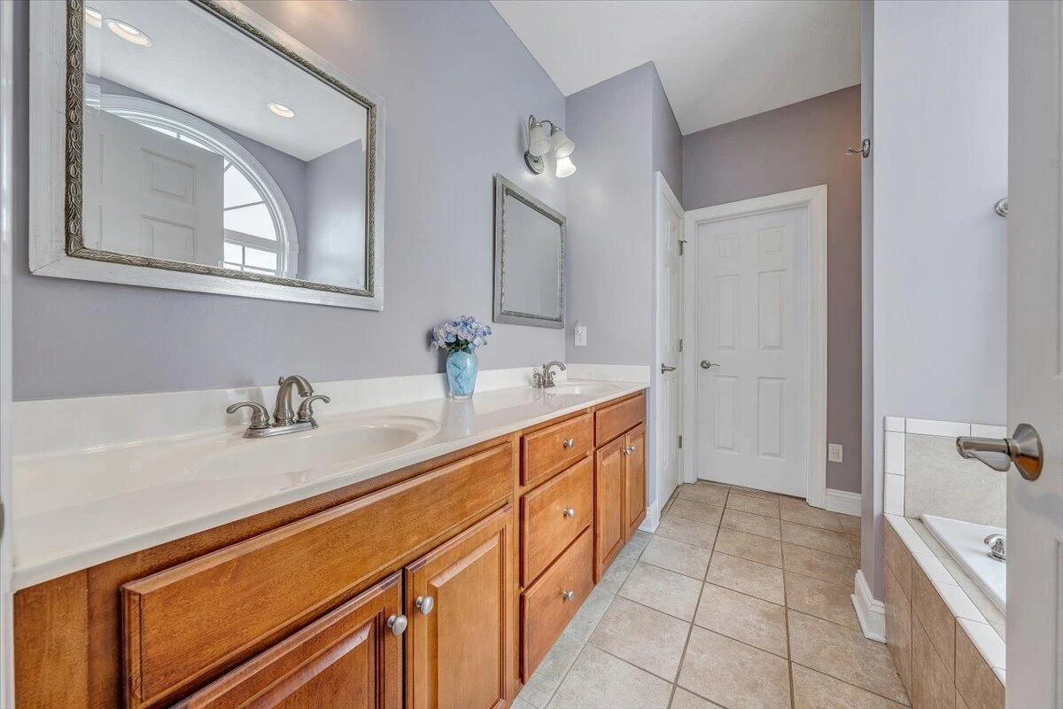 102 Wexford ST - Photo 32