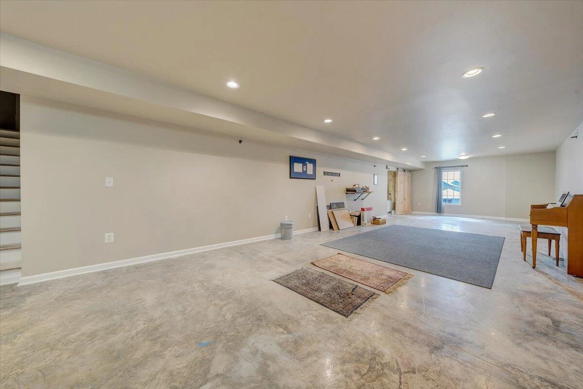 102 Wexford ST - Photo 45