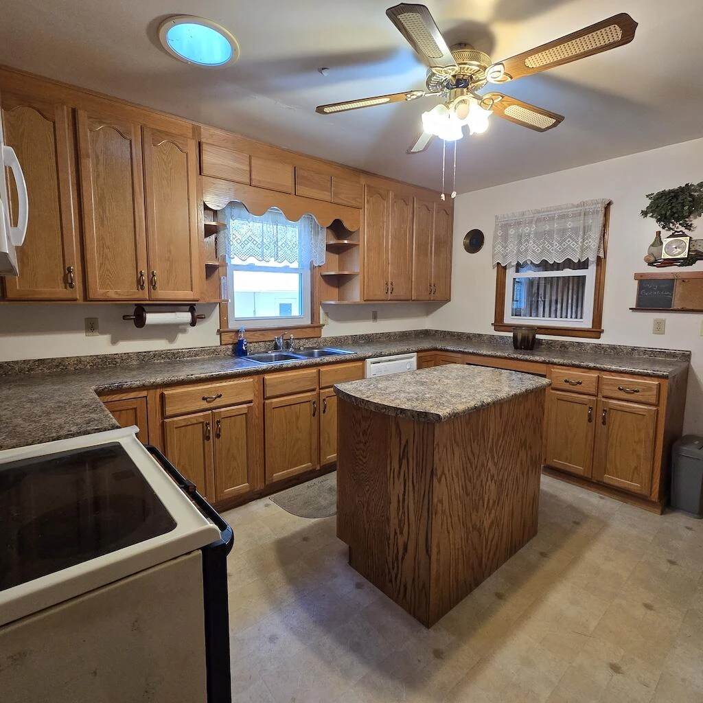 2333 Webbs Mill RD - Photo 16
