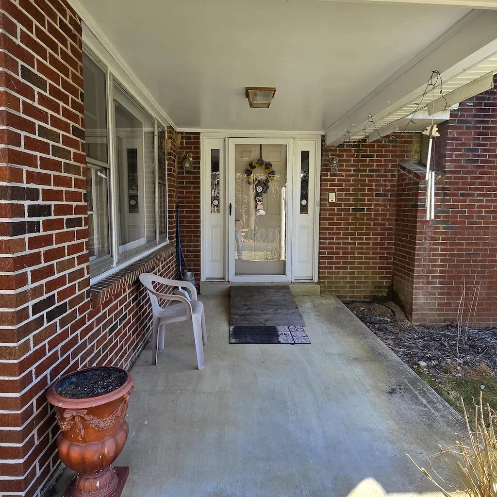 2333 Webbs Mill RD - Photo 2
