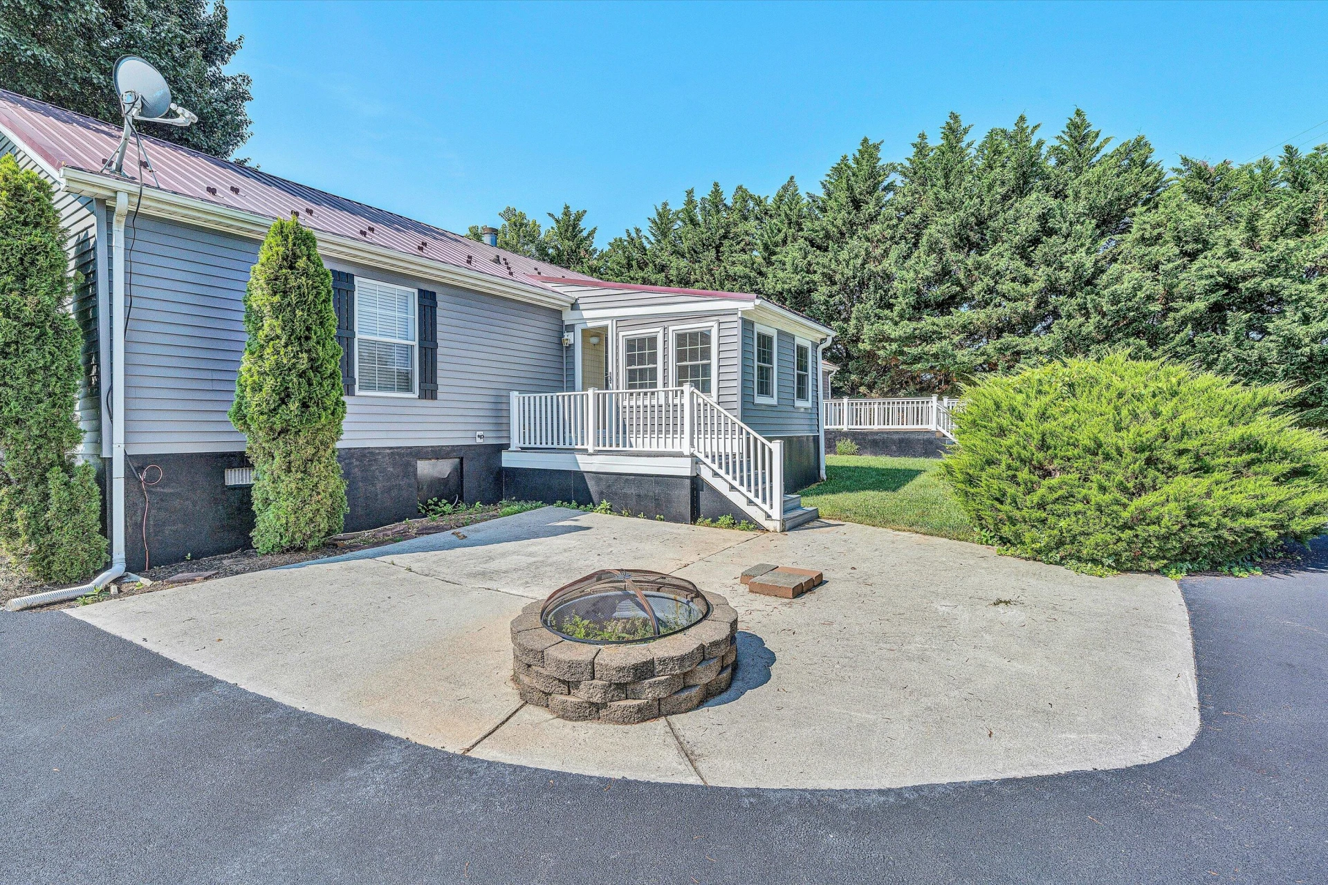 12817 Smith Mountain Lake PKWY - Photo 13
