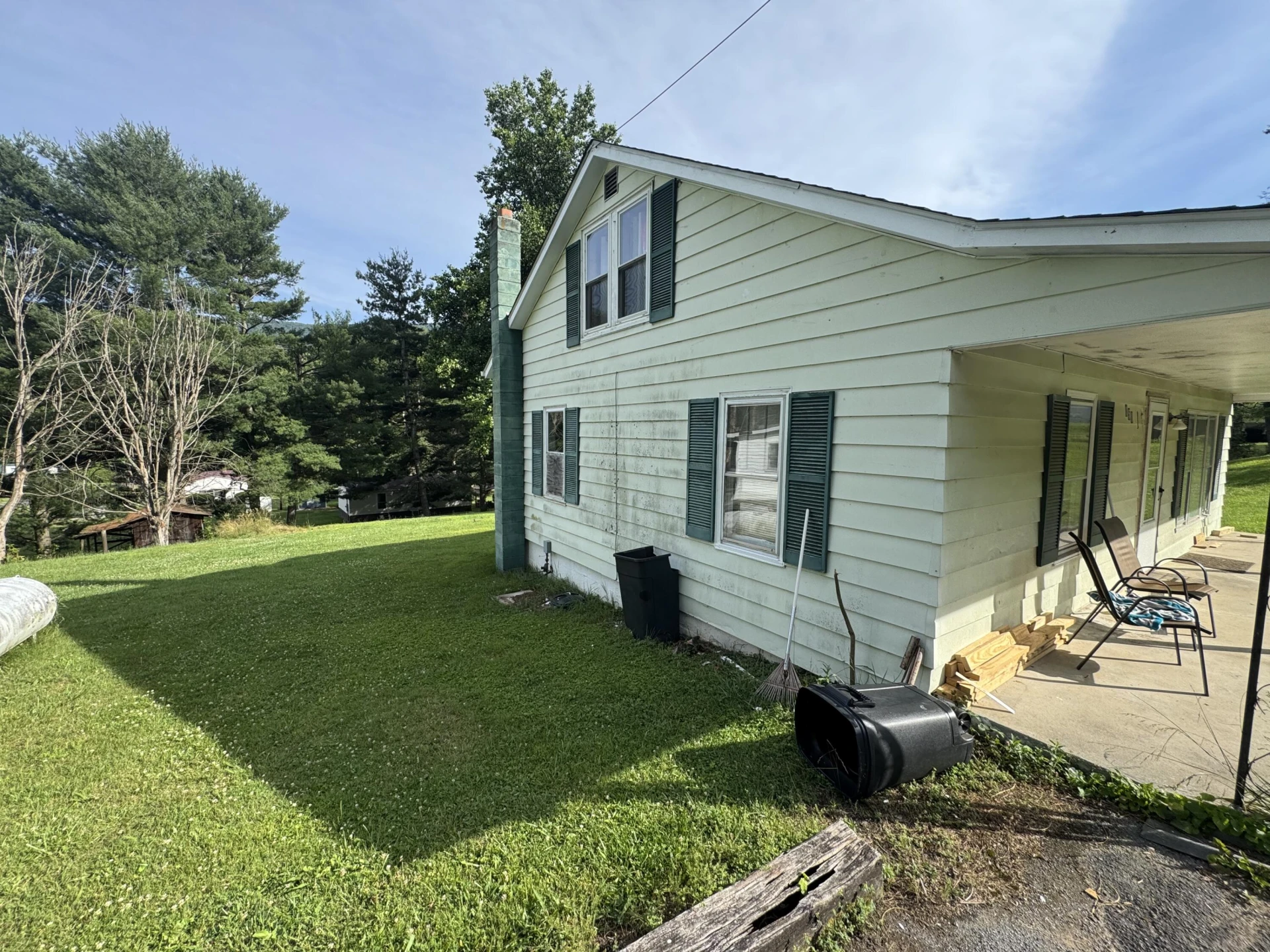 150 Crestwood DR - Photo 3