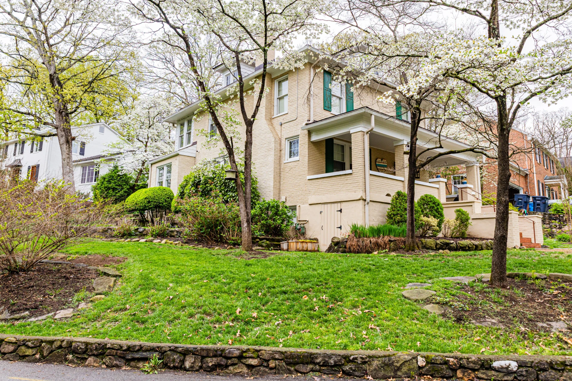 3002 Maywood RD - Photo 3