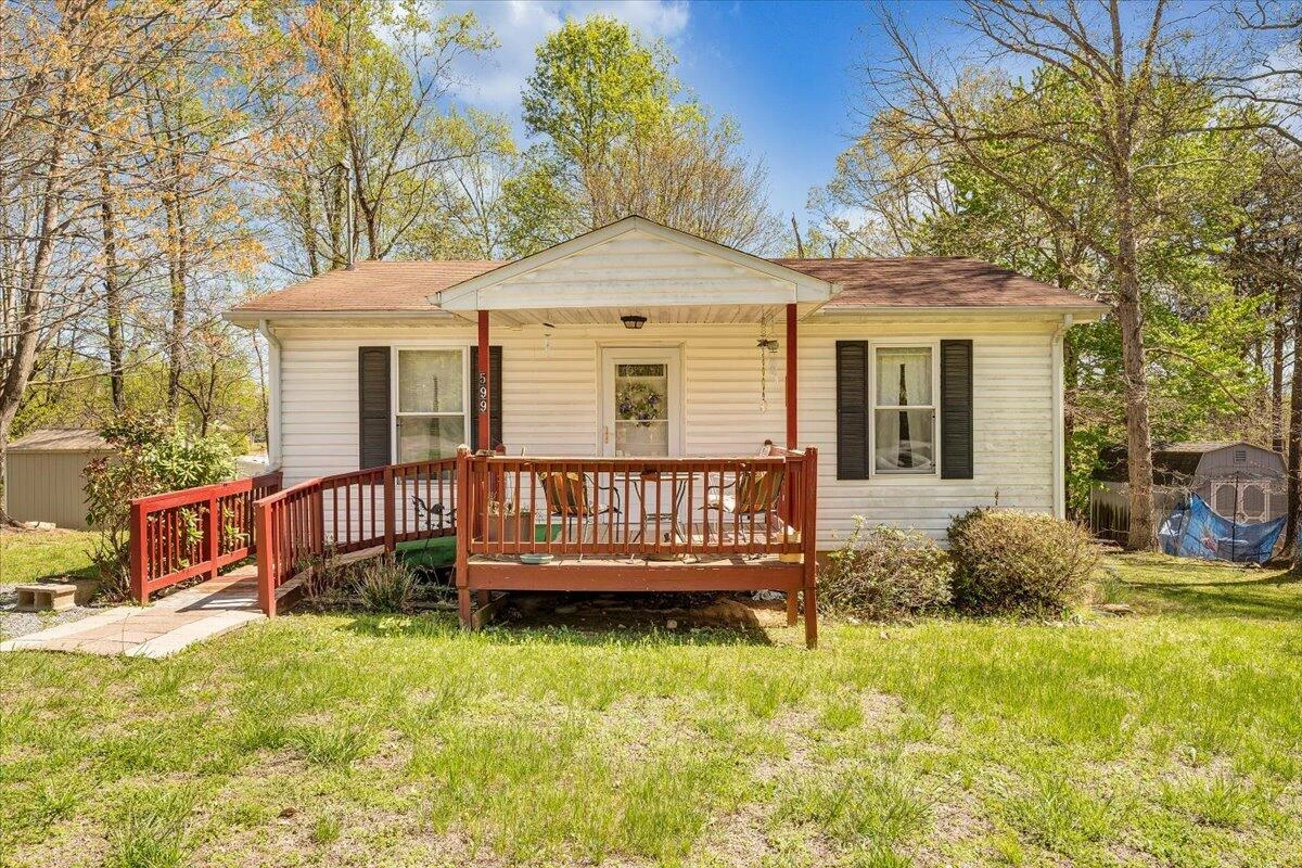599 Highland Hills RD