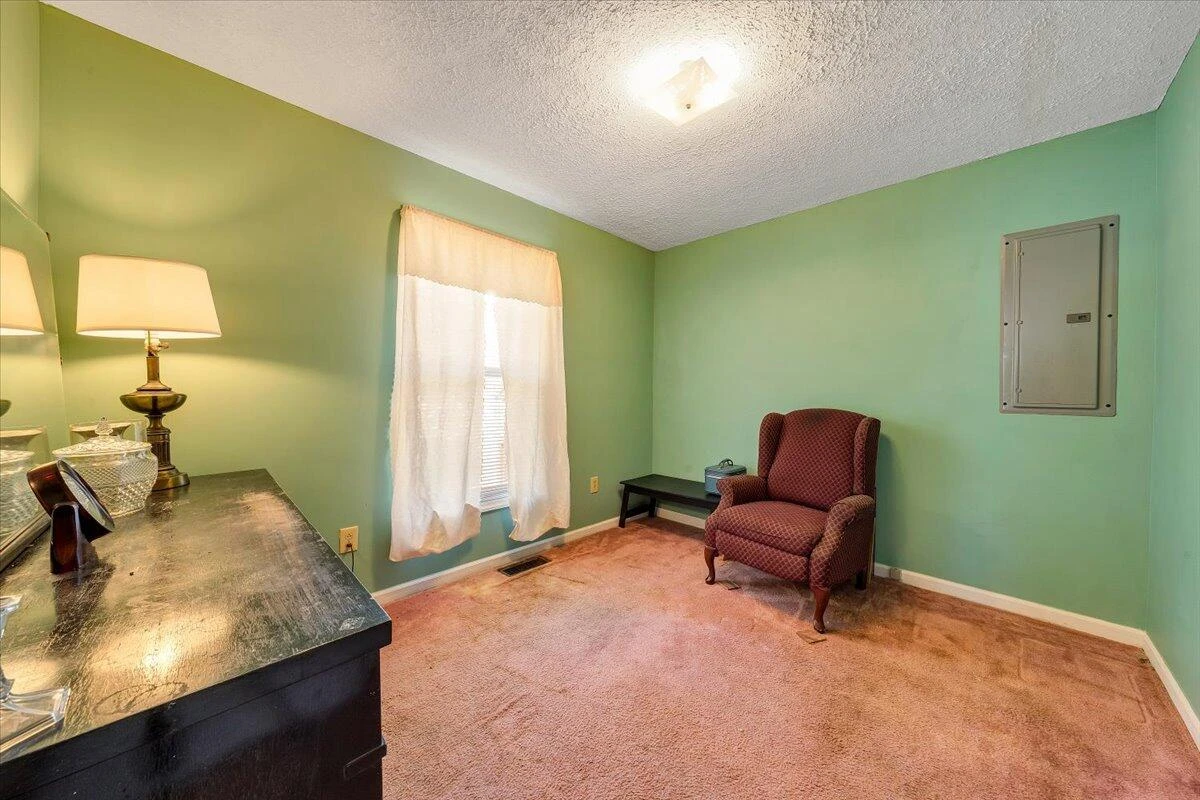 599 Highland Hills RD - Photo 12