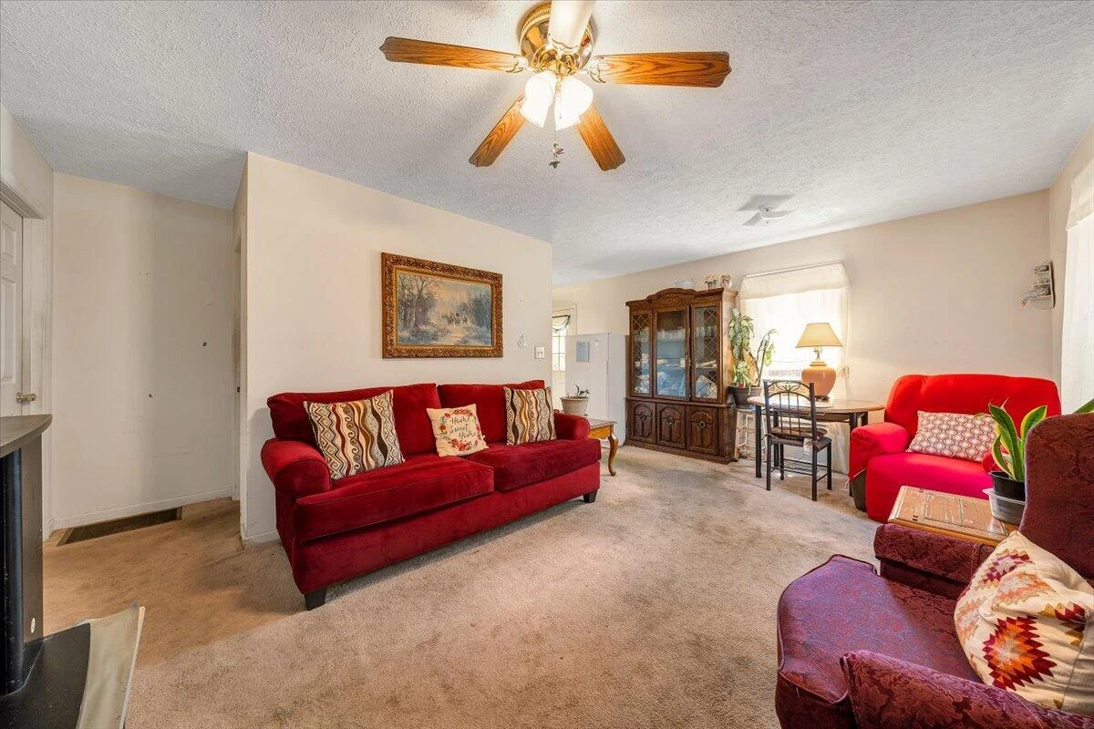 599 Highland Hills RD - Photo 3