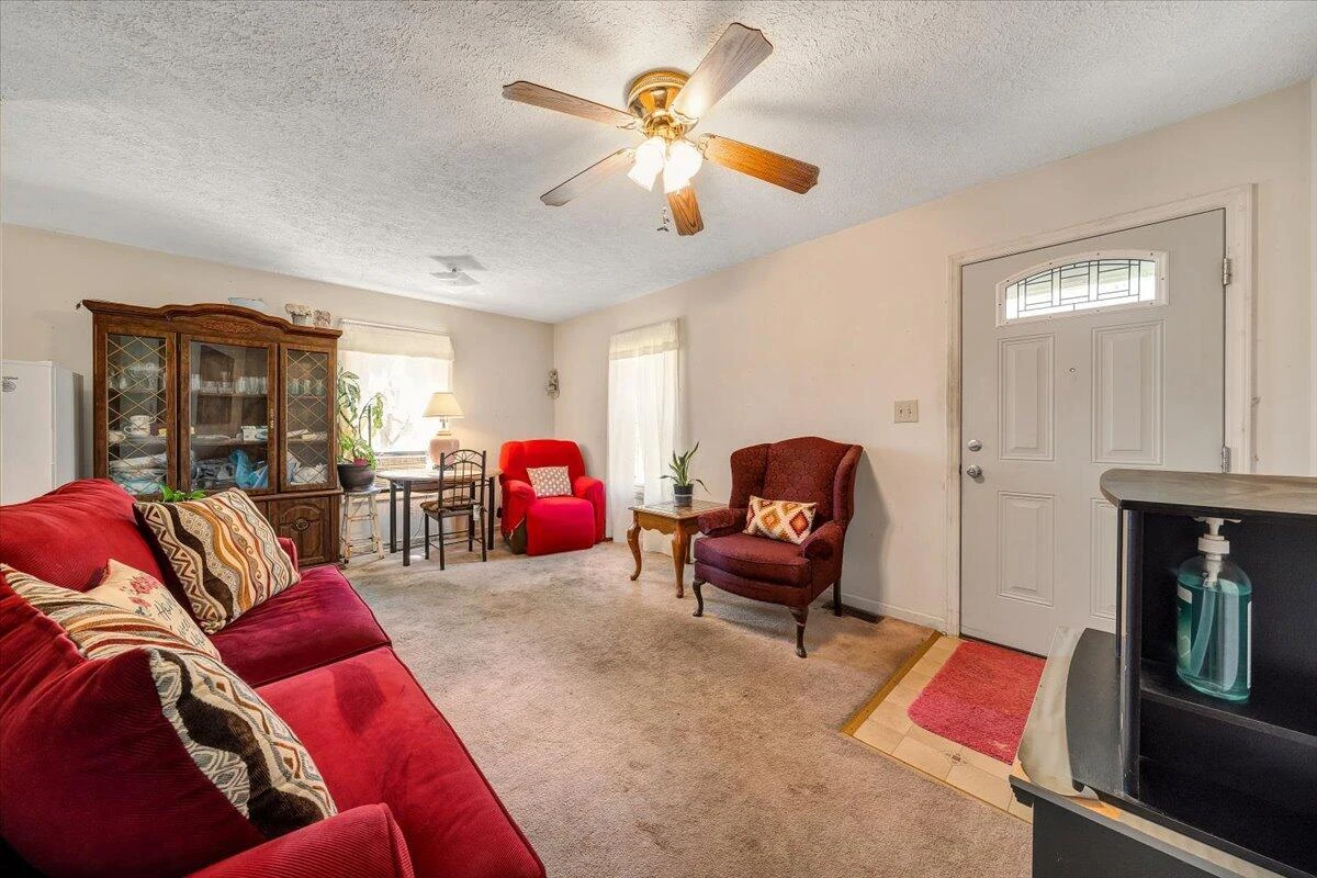 599 Highland Hills RD - Photo 4