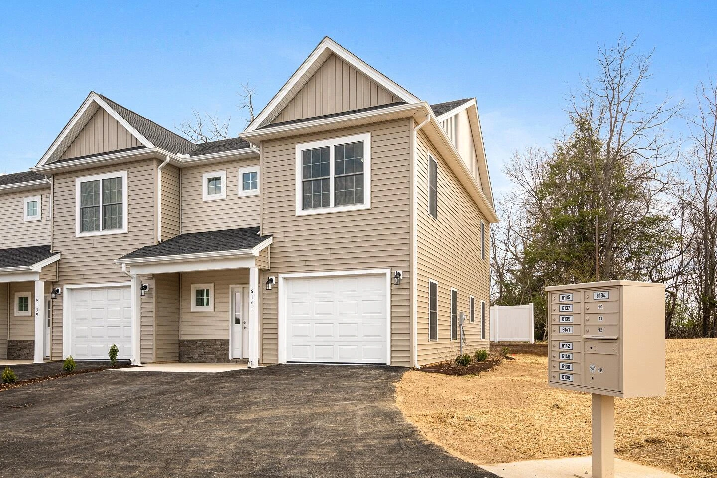 6142 Warren Newcomb DR