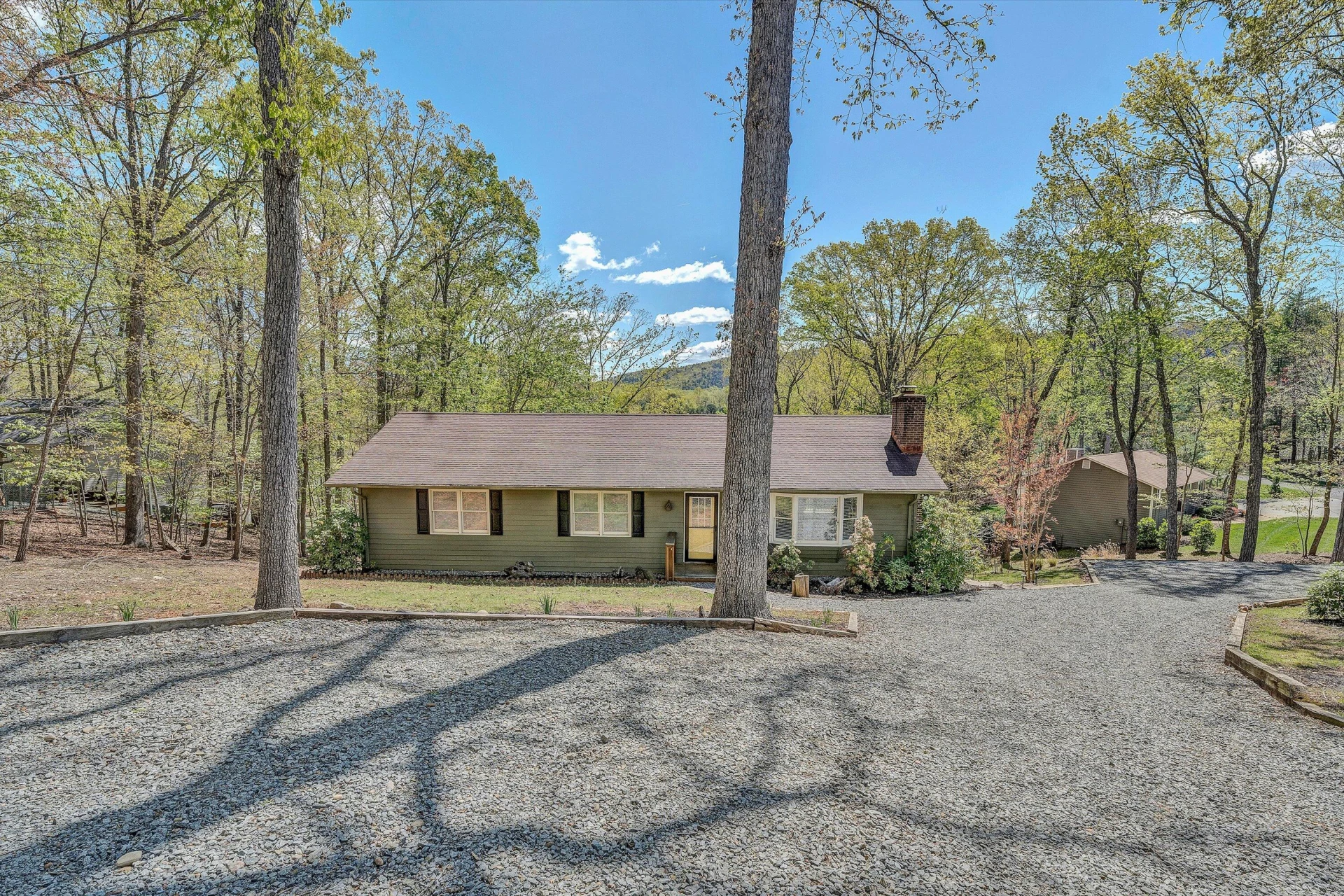 202 Sherwood DR - Photo 11