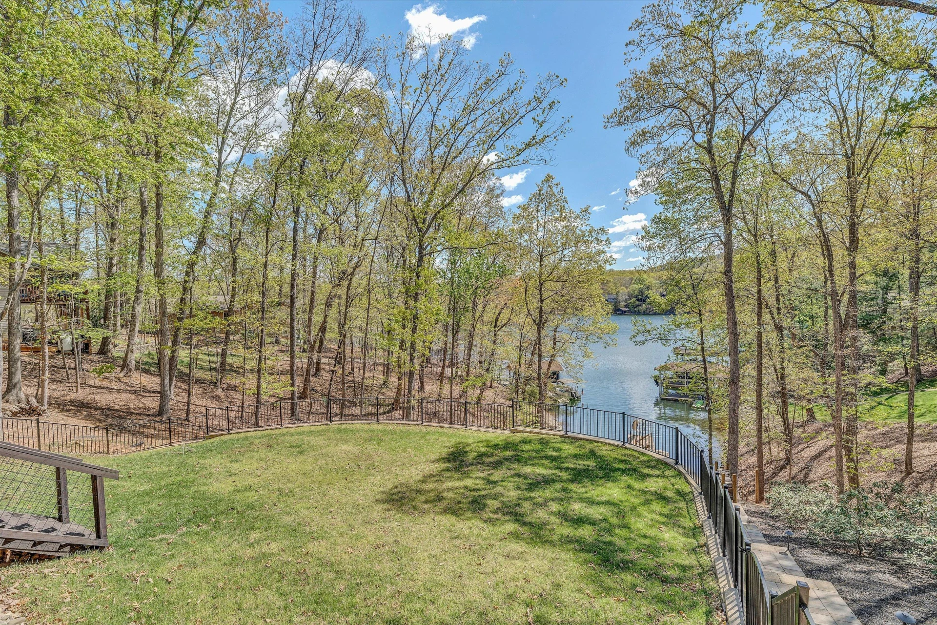 202 Sherwood DR - Photo 2
