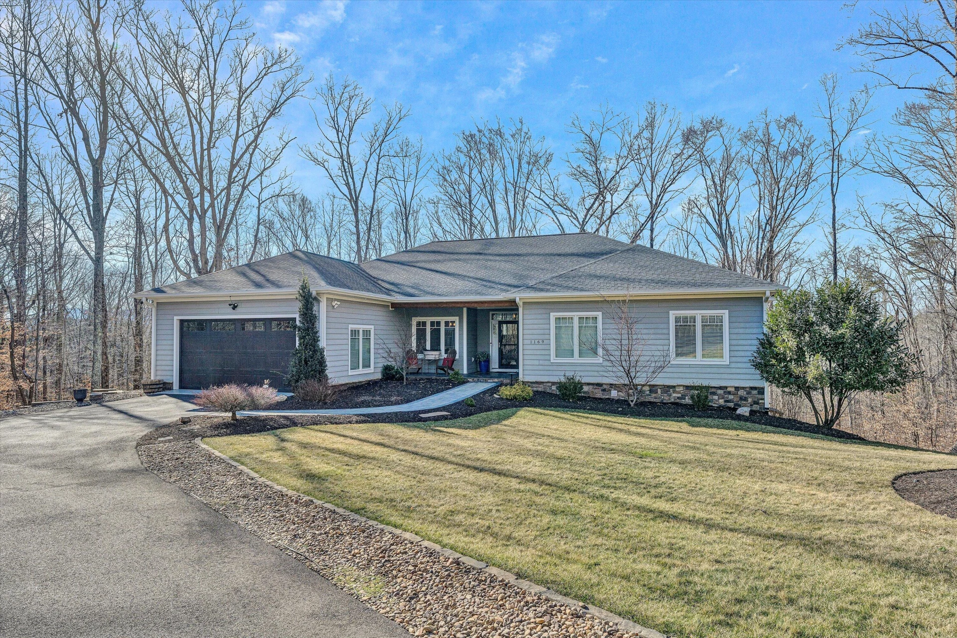 1169 Lakes Edge DR - Photo 3